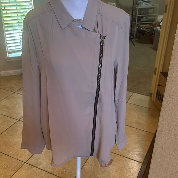 Revolve Krisa Women's M Zip Front Moto Top In Etheral Taupe Edgy Motcorore New - Picture 2 of 10